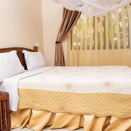 Briston Hotel Аруша Экстерьер фото